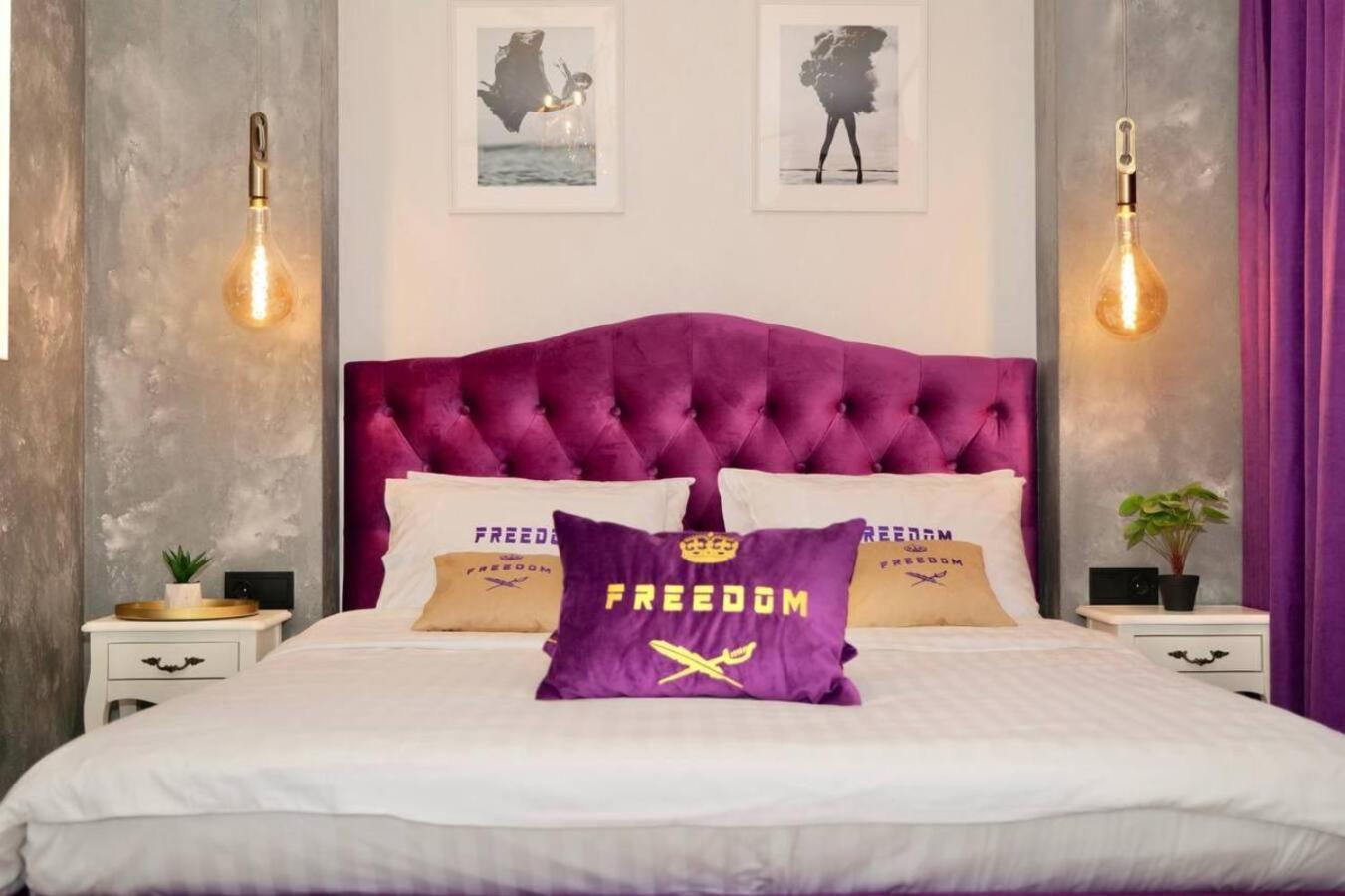 Freedom Apartments In City Center Kiev Exterior foto
